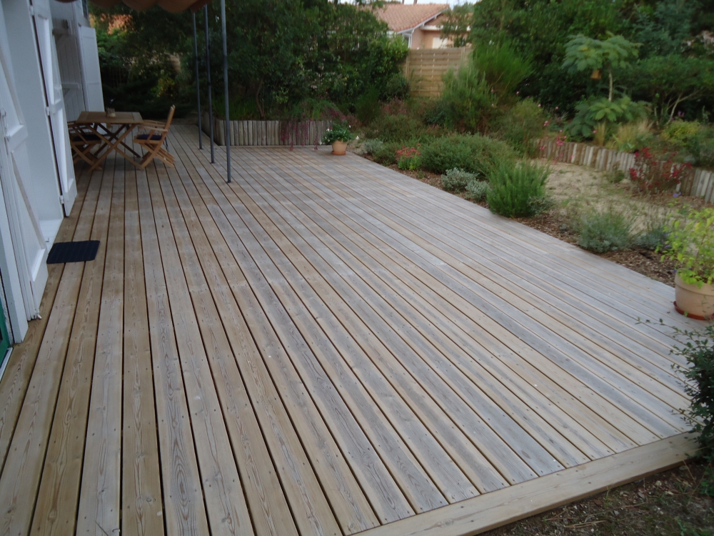 terrasse en Pin du Nord (choix US sans noeuds) à Moliets-et-Maa (40660)