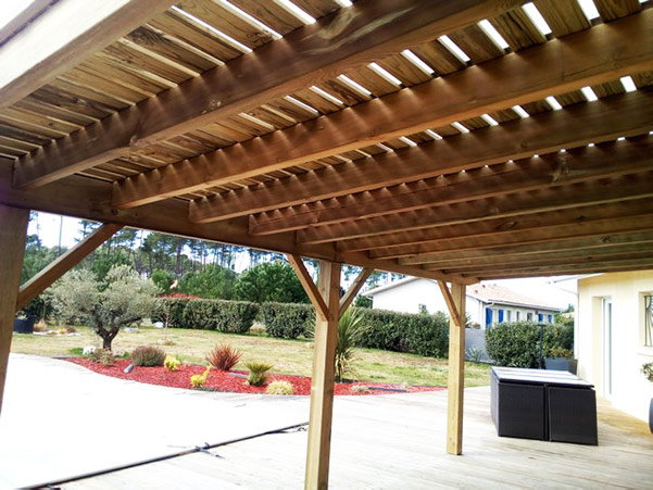 Construction de pergola sur mesure en bois à Mimizan et Biscarrosse 40